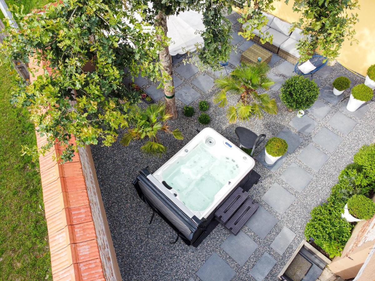 Gites Briffaut Saint-Hilaire-Fontaine Esterno foto